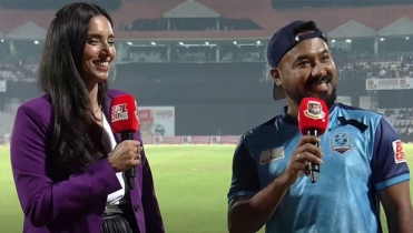 রোকেয়াকে নিয়ে পাকিস্তানি উপস্থাপিকার প্রশ্ন, চমকে গেলেন পলাশ